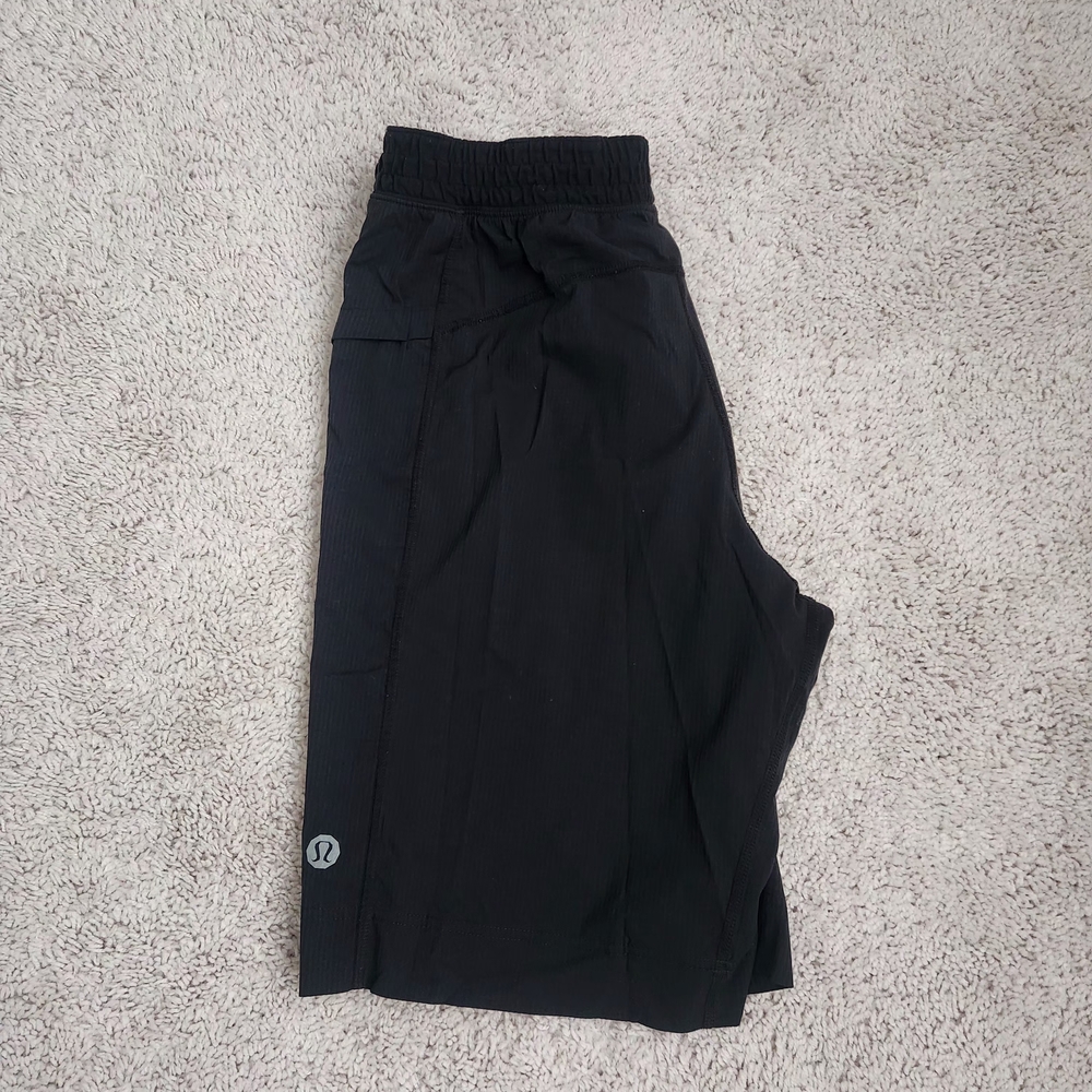 Lululemon T.H.E. Short Linerless 11" Mens Sz M